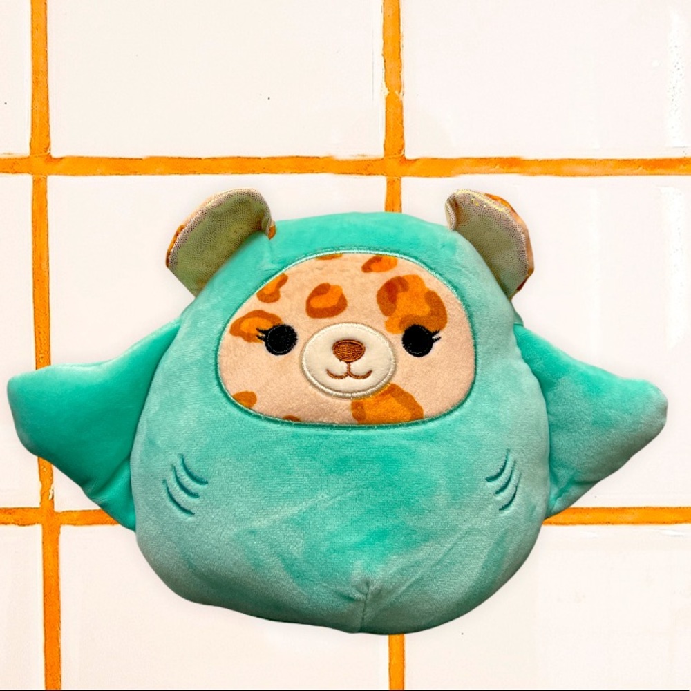 LEXIE 7.5” STINGRAY LEOPARD SQUISHMALLOW NWT